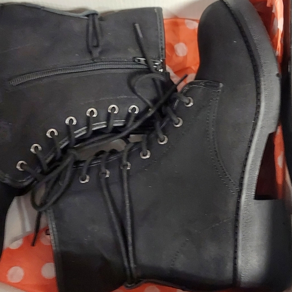 Rock n candy waterproof lace and zip up insulated leather boot Xtra traction - Picture 2 of 4